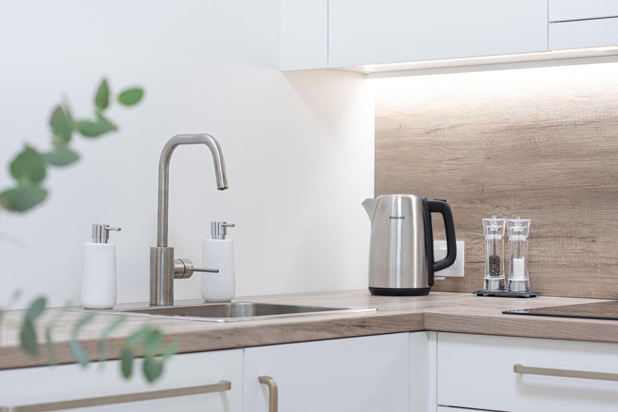 Cathedral Apartment, Perfect For Couples Вильнюс Экстерьер фото